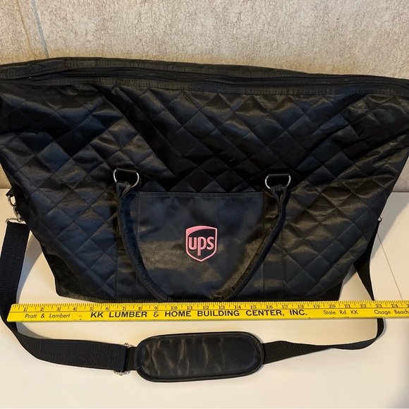 UPS Black Glossy Quilted Women's Tote Bag w/ zipper removable straps and pockets - Picture 15 of 16